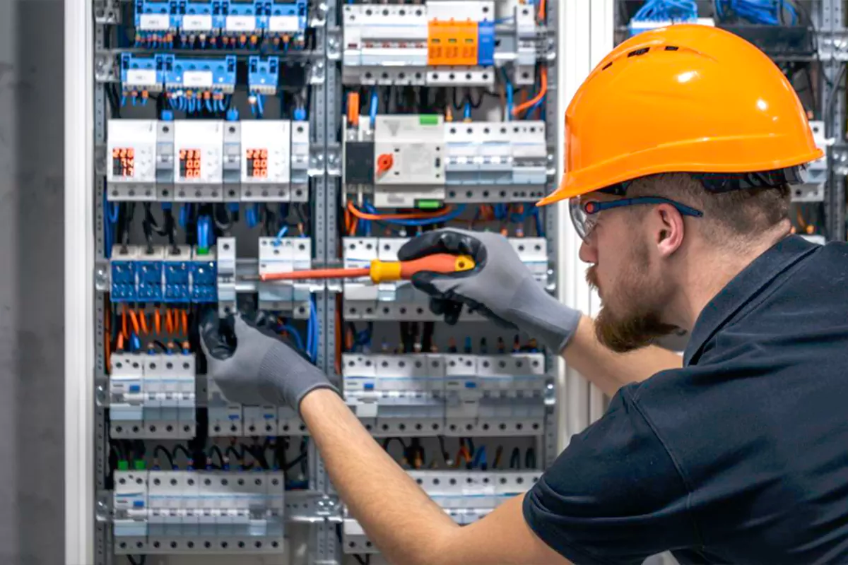 How Do Commercial Electricians Differ From Residential Electricians?